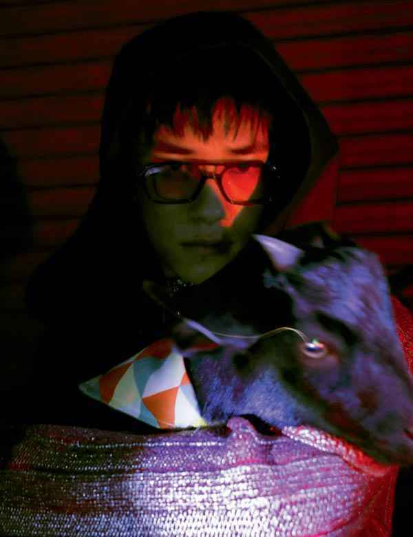 易烊千玺 | 进两步，退一步