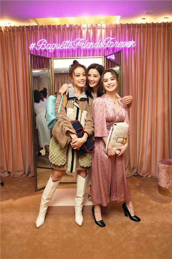 容祖儿 Twins挽手诠释“闺蜜情”