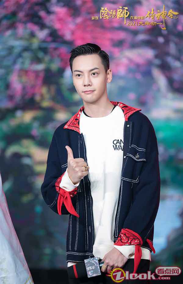 迎春会陈坤被爆一顿饭吃六口 《侍神令》亲友场观影绝美视效获盛赞