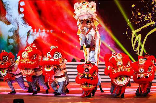 汪明荃、李克勤邀您过个粤味十足的新年