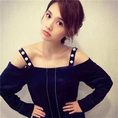 小眼睛男星是谁？杨丞琳秒回:李荣浩