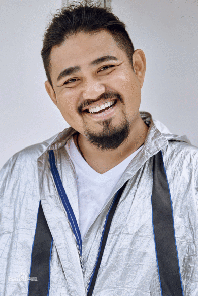 尹正宅男形象惹人爱,高亚麟王成思北京台春晚首次同台