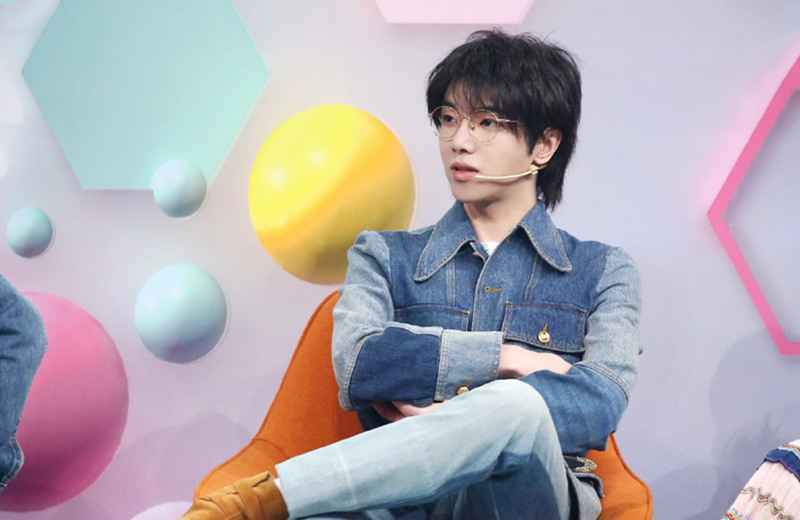 《王牌对王牌》中,华晨宇小动作,给人太多惊喜