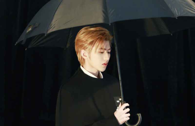 《青春有你2》蔡徐坤太细心体贴，为每位选手送上维生素c