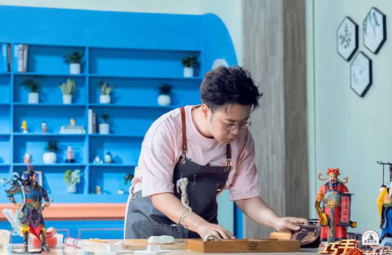 杜海涛加盟《巧手神探》，展现传统文化面塑艺术