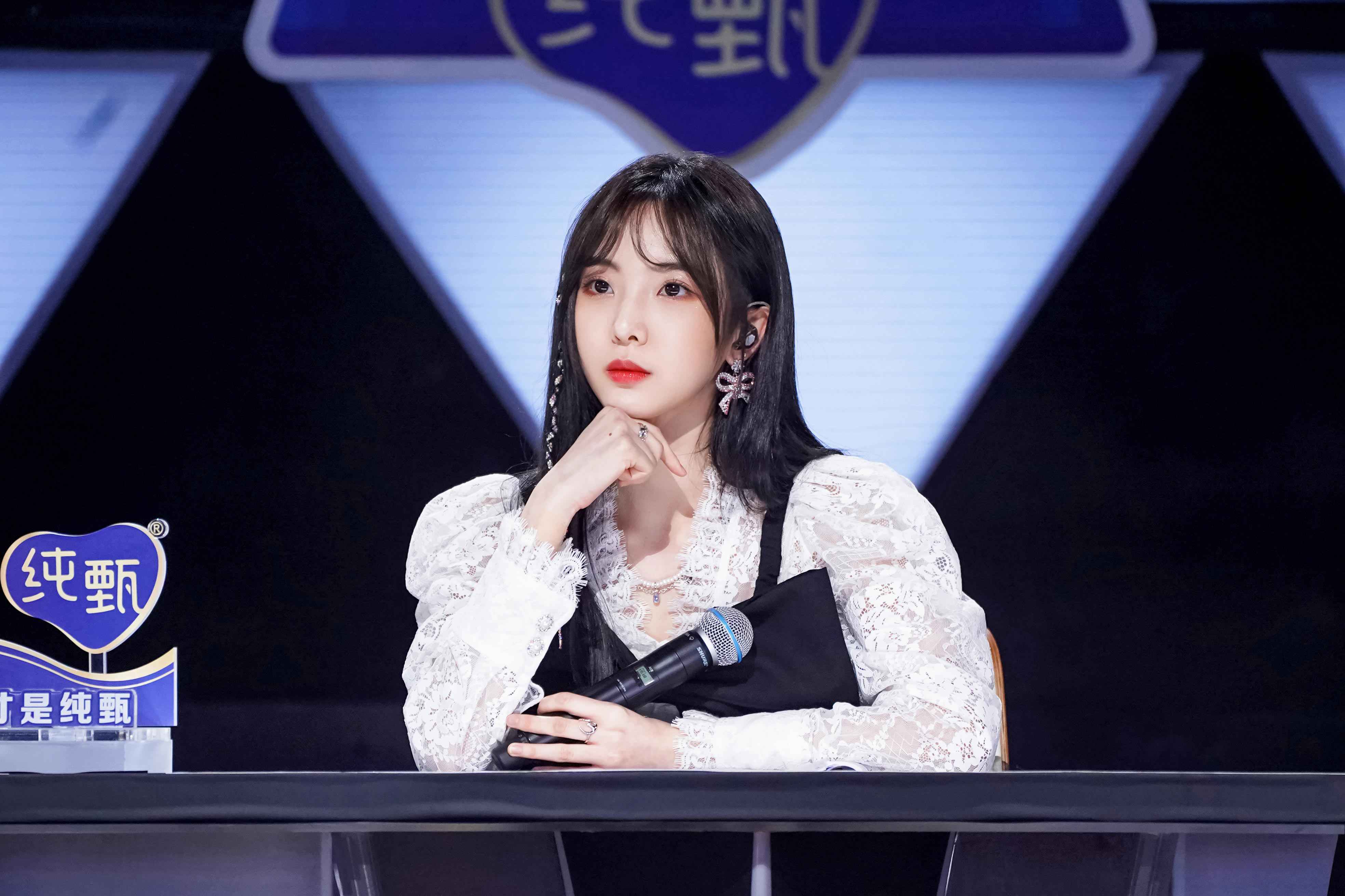 《创造营2021》首播 邓超开启唱跳舞台首秀