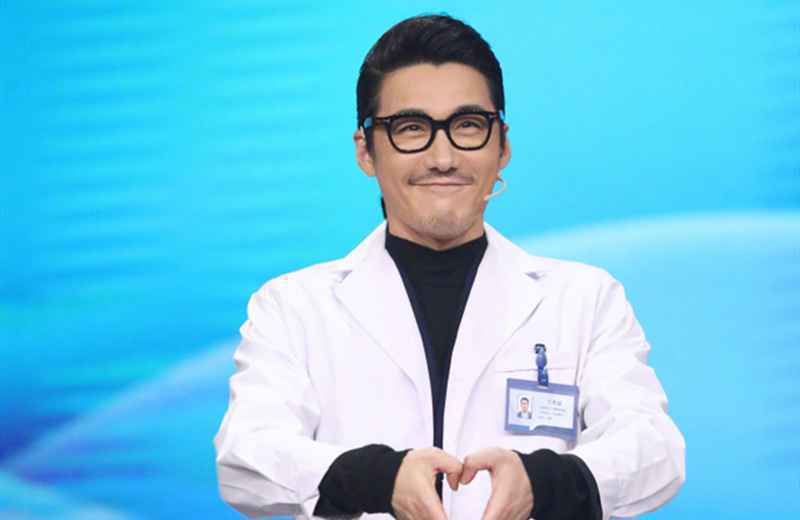 胡兵助阵王牌，型男的魅力就在于，他随便一套衣服都能迷倒你