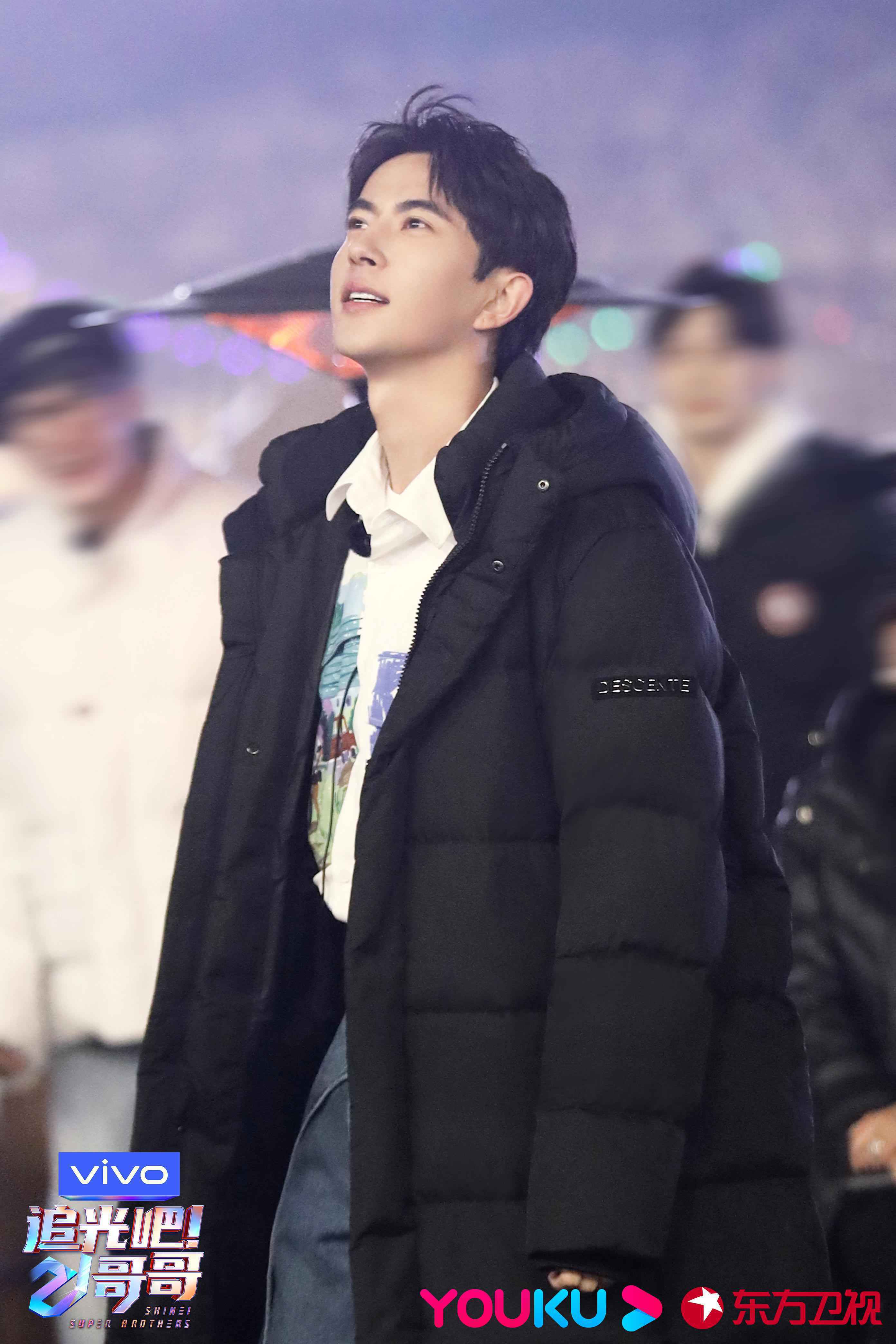 《追光吧！哥哥》唱响《第二道光》于朦胧晋级总决选