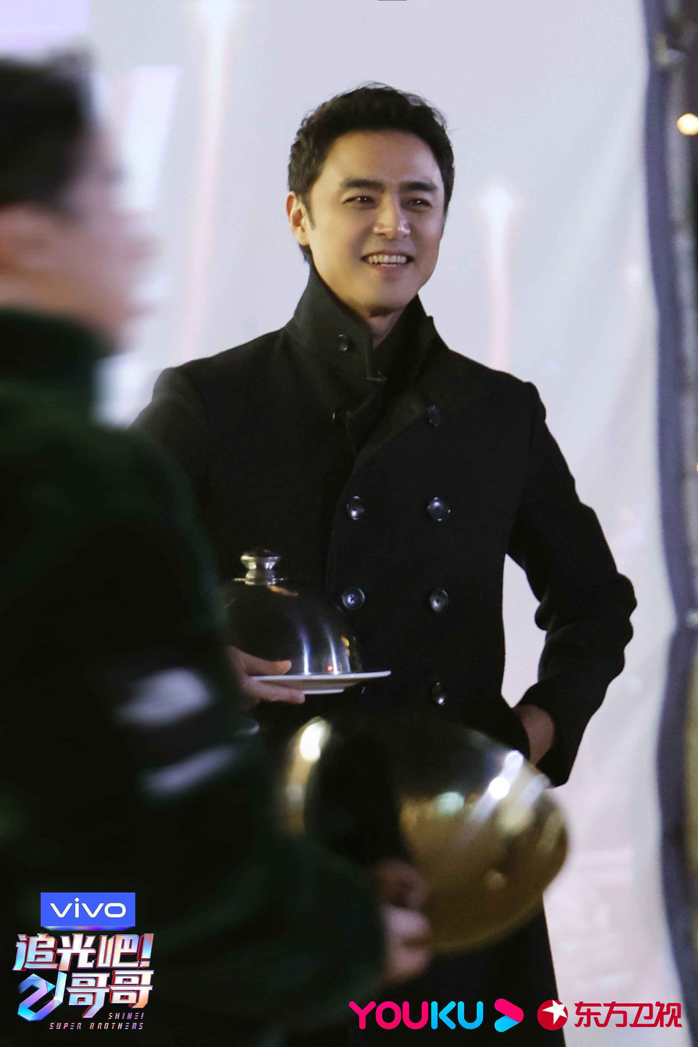 《追光吧！哥哥》唱响《第二道光》于朦胧晋级总决选