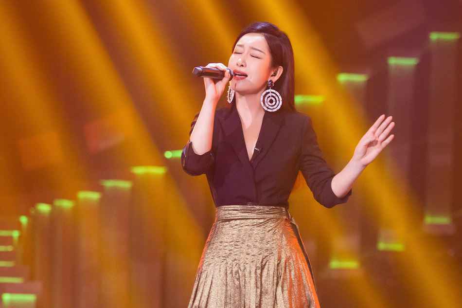 北京卫视《跨界歌王》秦海璐荣耀回归