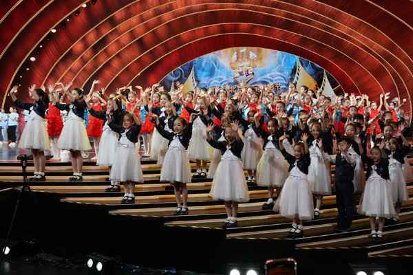 天使童声合唱团翻唱《 你好，李焕英》插曲《萱草花》 天籁治愈童声传递爱与温暖