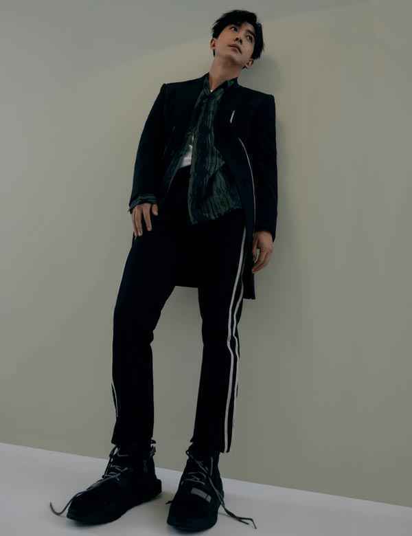 李佳航 | 抱诚守真 安步当车