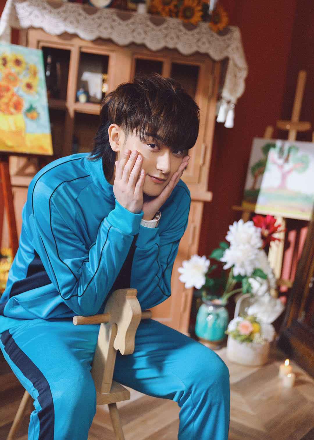 黄子韬EP《她与你》上线 虚拟艺人瑟路演绎凄美封面