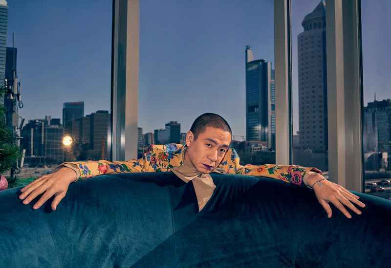 梁龙 | 人间喜剧