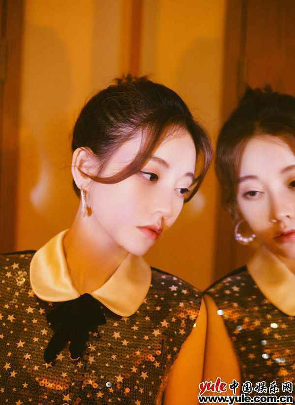 冯提莫山东元宵晚会演唱单曲《摩托》 可爱俏皮少女感爆棚