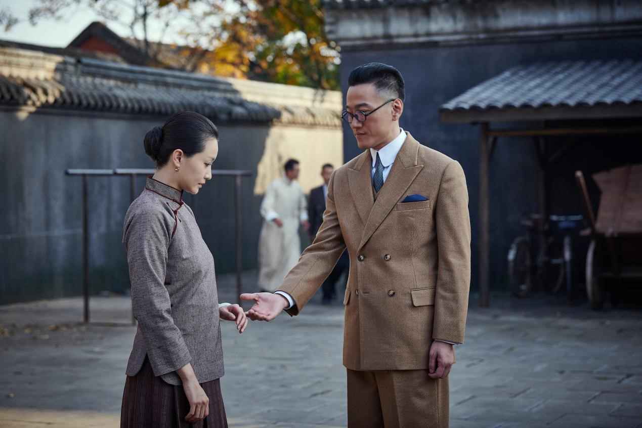 武笑羽《觉醒年代》饰江冬秀 裹小脚出场重现旧时中国女性