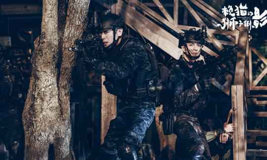 《赖猫的狮子倒影》杀青 双面朱亚文杨子姗燃甜“官宣”