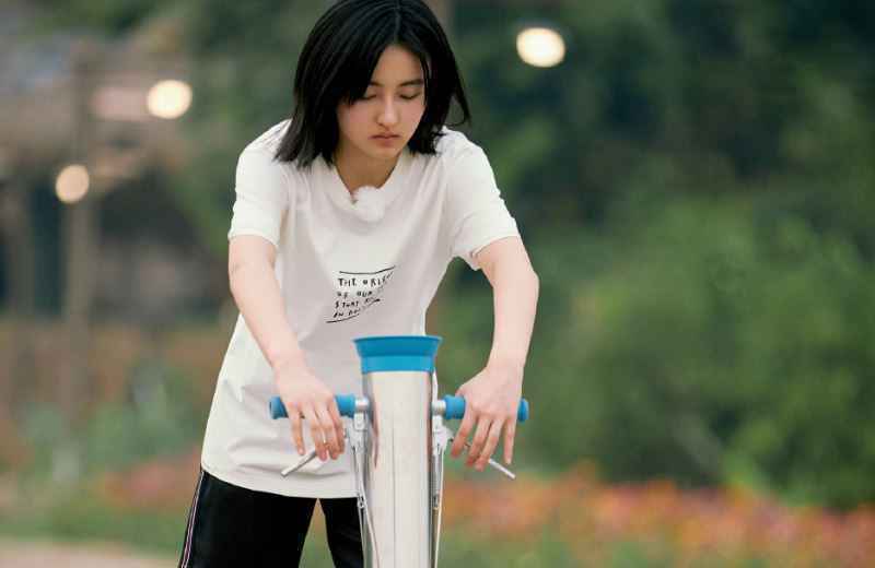 《向往的生活》剧照晒出四人劳动照,妹妹手中的东西真特别