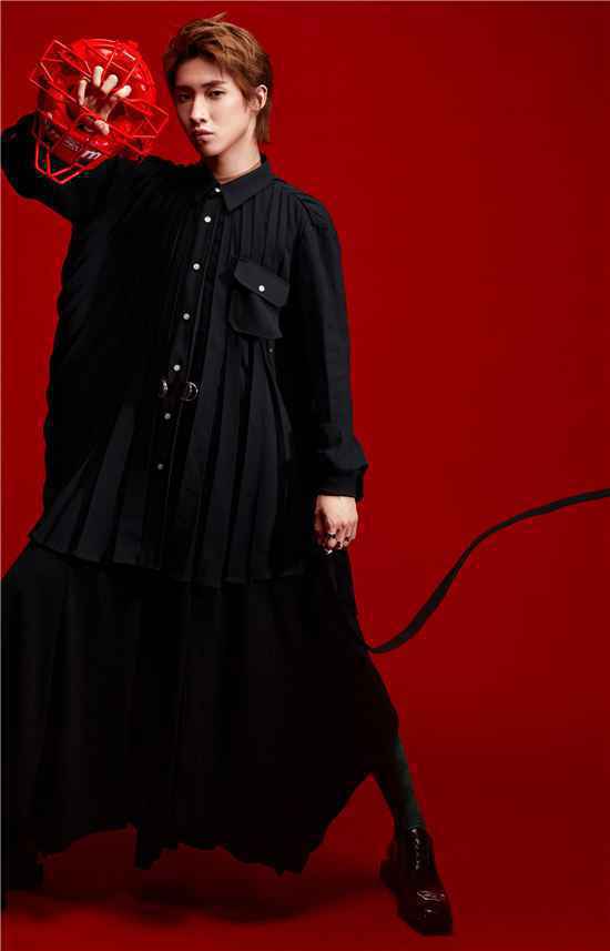 邓典首支单曲《极光》上线