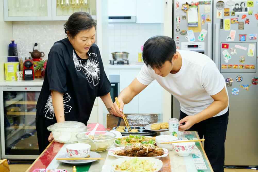 《让生活好看》郑爽积极维权 柳岩谈职场不公遭遇