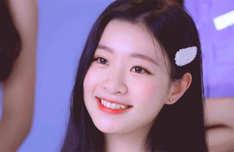 《青春有你2》后期怎么了，喻言这是被防爆了？几次公演出镜时长仅十来秒