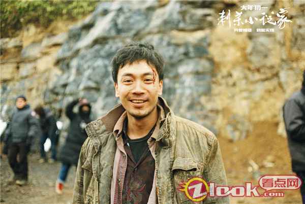 杨轶一人分饰两角 电影《刺杀小说家》热映票房破9亿 杨轶首次挑战数字角色演绎赤发鬼