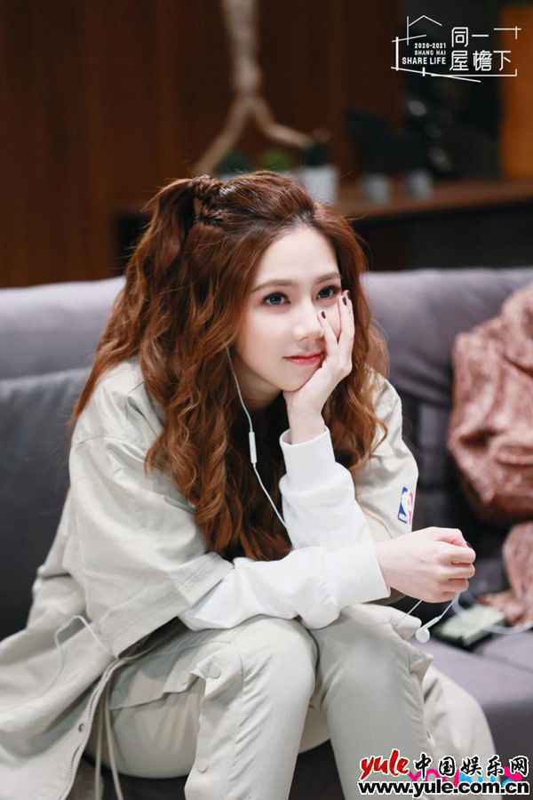 《同一屋檐下》濮小博严厉教学惹争议，邓紫棋谈十万小时定律