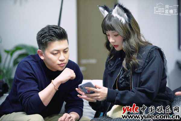 《同一屋檐下》濮小博严厉教学惹争议，邓紫棋谈十万小时定律