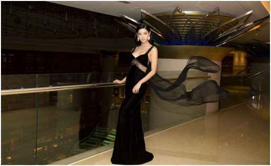 何洁发布录音室照片 最爱歌曲即将曝光