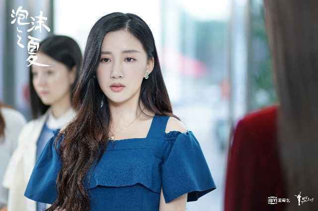 张雪迎演绎”海藻长发“ 秦俊杰黄圣池为爱痴狂