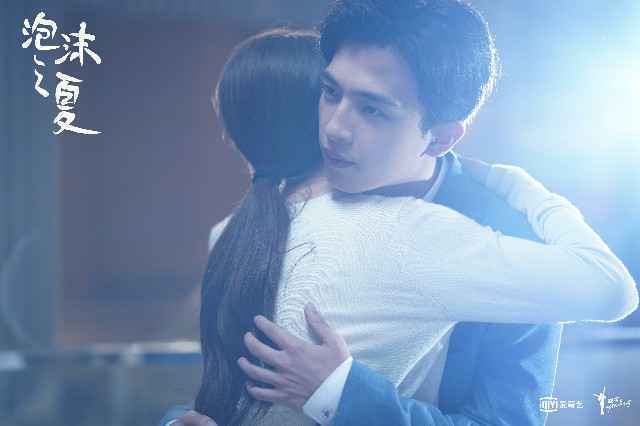 张雪迎演绎”海藻长发“ 秦俊杰黄圣池为爱痴狂