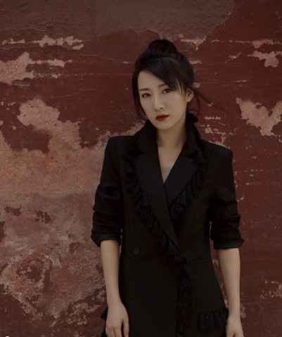 陈意涵《最佳时刻》央视首秀 活力十足唱响青岛