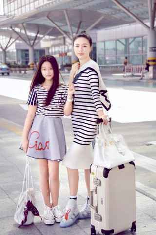 薛之谦世界巡演首站北京正式开唱 摩天大楼终揭神秘面纱