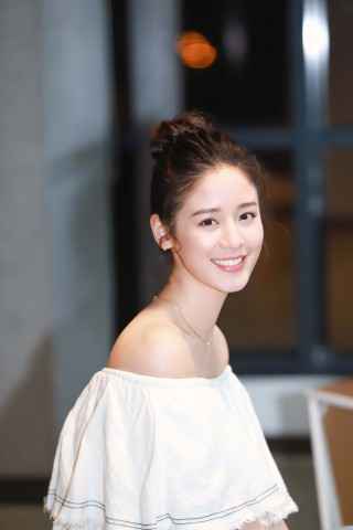 袁子芸出演新版《泡沫之夏》 师姐陈妍希来打 call