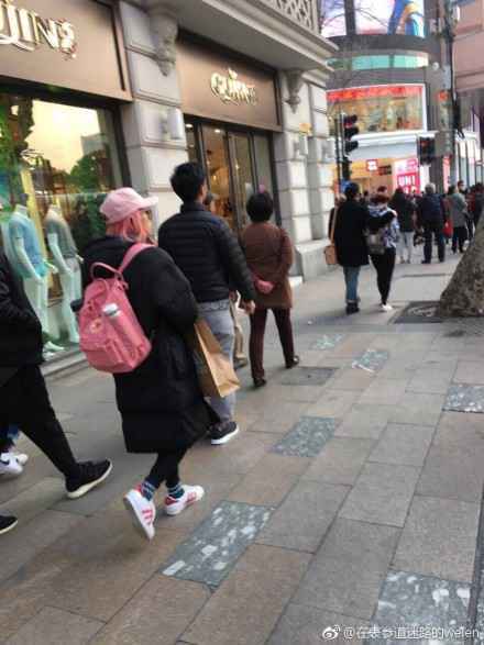 炎亚纶耍大牌？还是师姐S.H.E面子大