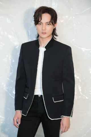 再出手！方文山再创唯美中国风 《风语咒》曝主题曲歌词海报