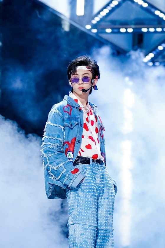 创造营一公舞台吸睛 《Lover Boy 88》林墨舞台表现力惊艳引众人称赞