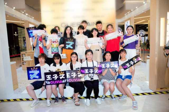 许魏洲获荣获“年度最受欢迎男歌手”大奖 实专成绩显著