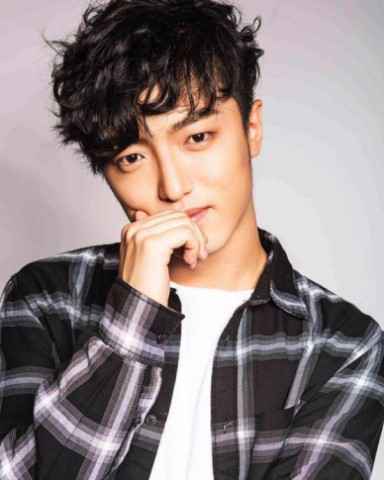 许靖韵全新演绎版《K歌之王》上线 撒福利Angela是认真的！