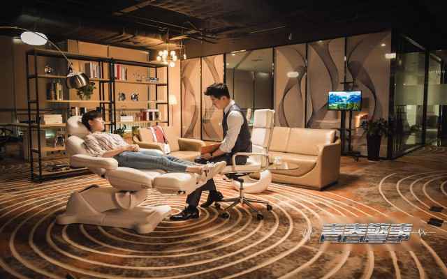 《青春警事》超能开播,“热血警探”魏大勋邂逅“睡美人”焦俊艳