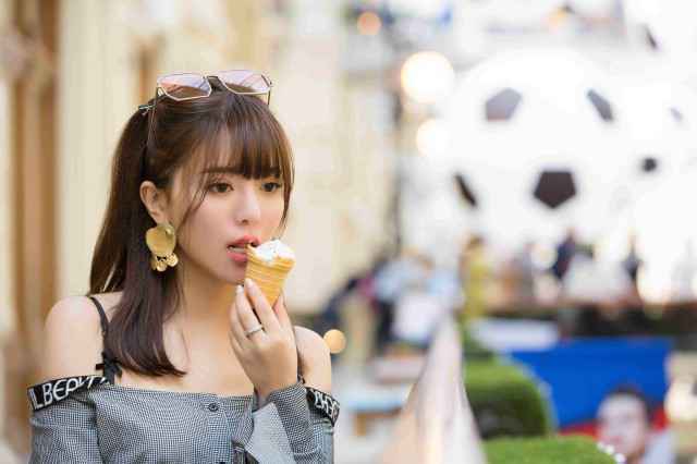 张碧晨《见与不见》：不施粉黛的走心最动人