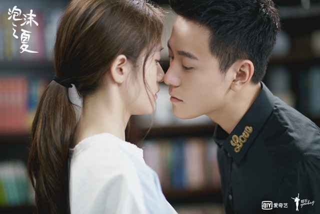 新版《泡沫之夏》今日首播 情怀之作诚意归来