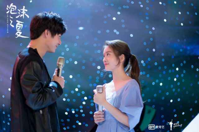 明晓溪力挺新版《泡沫之夏》 品质全面升级打造爆款剧