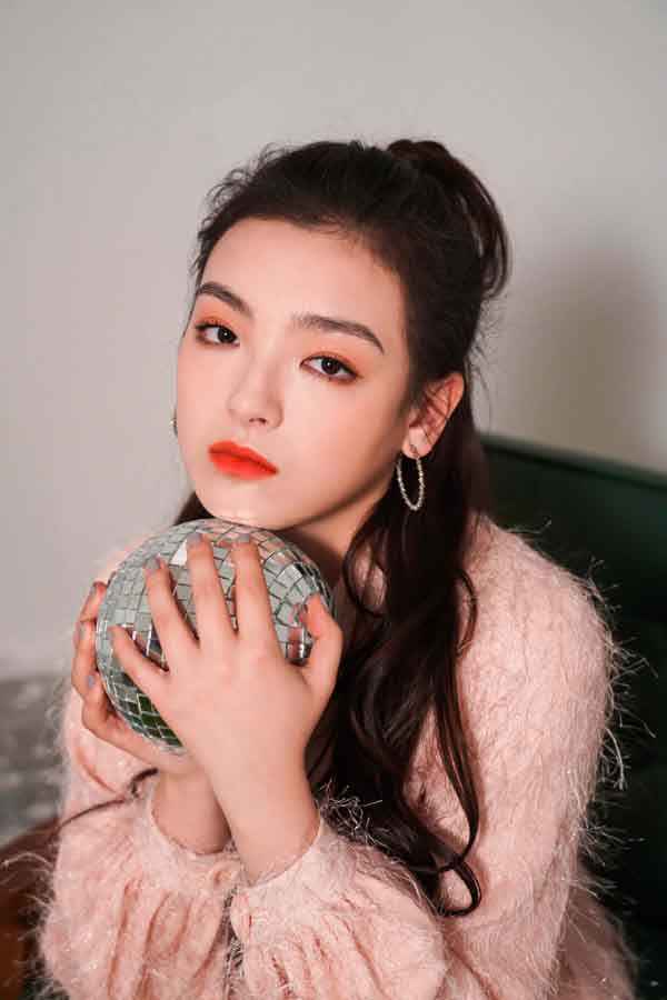 爱新觉罗媚首张创作EP《Mei》上线 优美旋律演绎青春故事