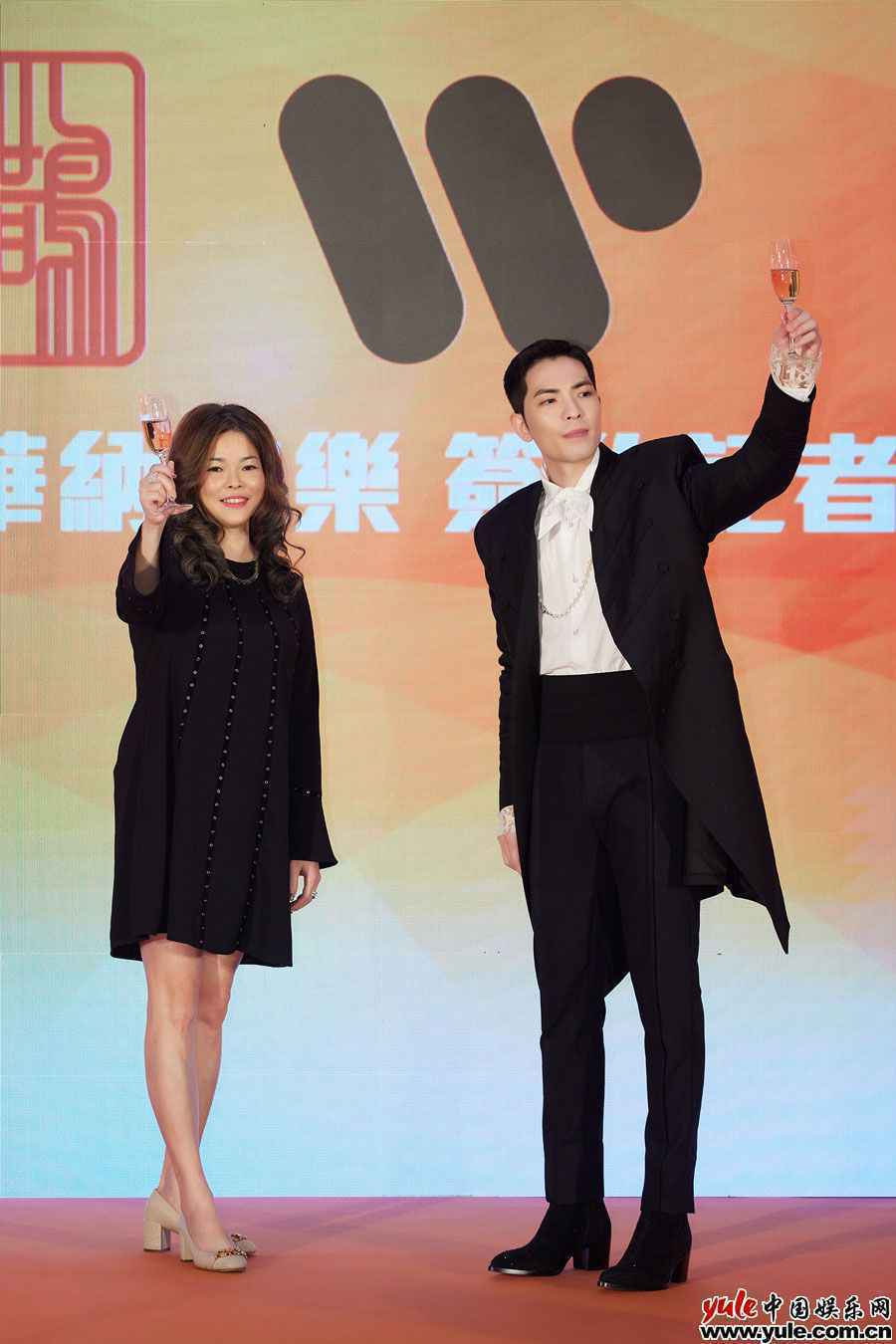 「金曲歌王」萧敬腾与华纳音乐携手宣布四度续约!