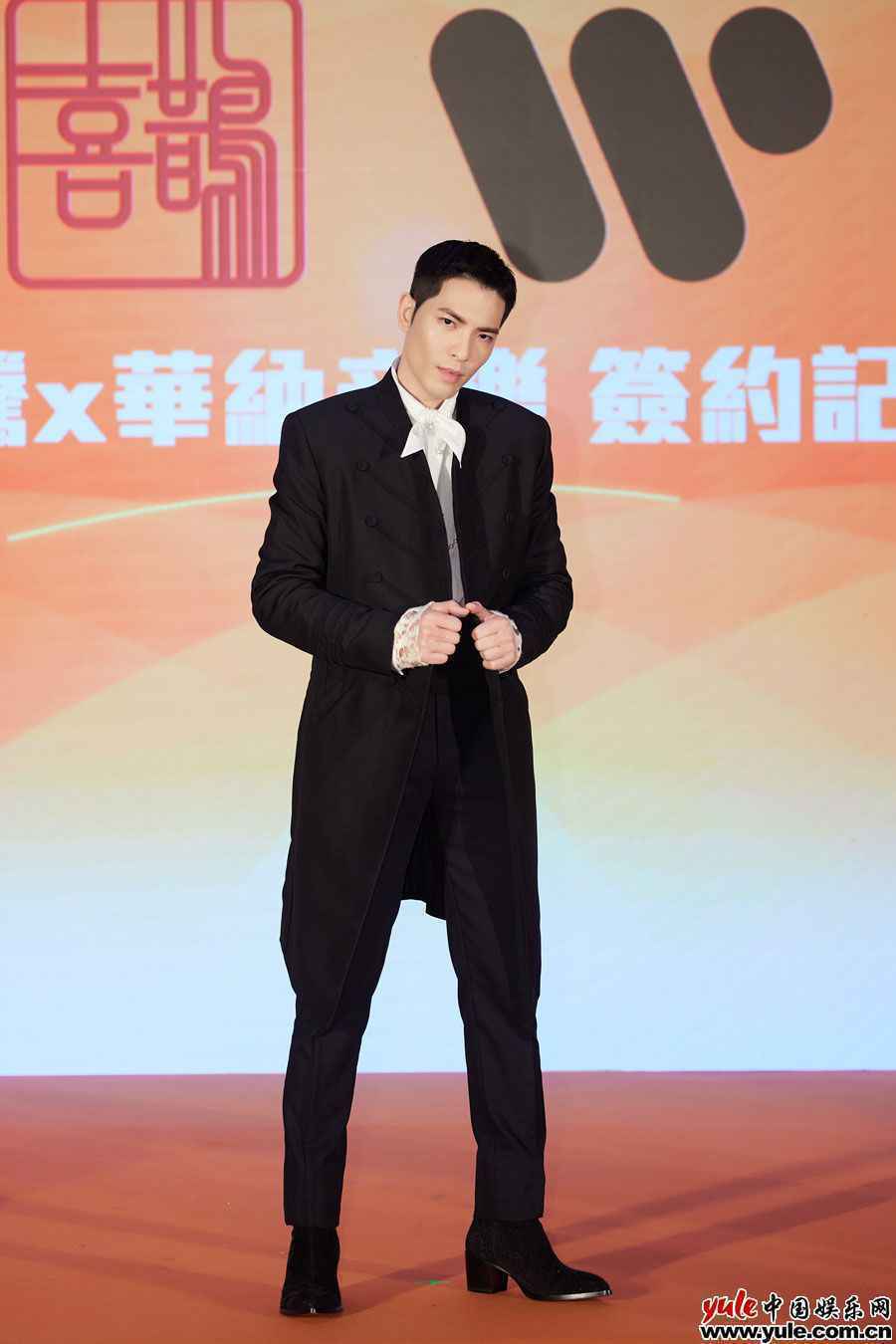 「金曲歌王」萧敬腾与华纳音乐携手宣布四度续约!