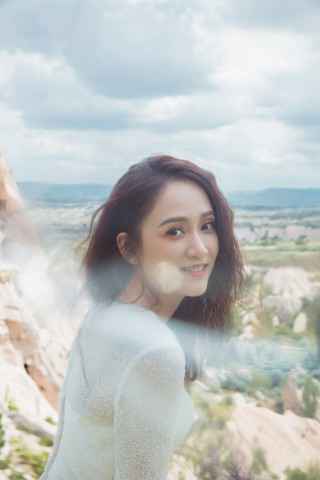 张可盈粤语新单上线 《铁墙》细腻超抓耳