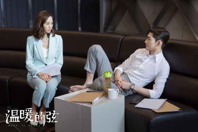 《温暖的弦》 今晚张翰敞睡衣秀腹肌 卖萌撒娇哄张钧甯做饭!