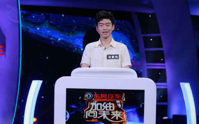 C919大飞机“上天考试”:96个加载点 机翼变形程度超3米