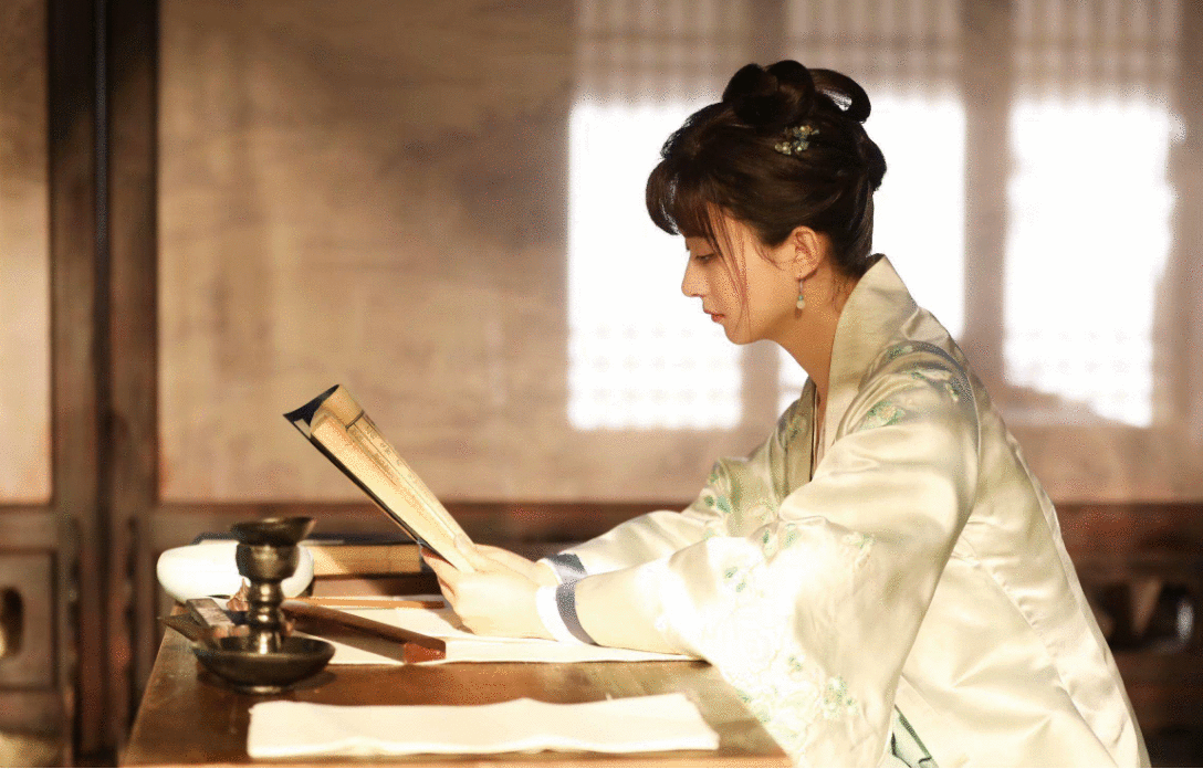 时隔五年《伪装者》女主现状:女二女三晋升女主,女一无戏可拍